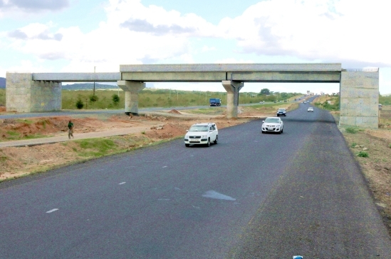 肯尼亚A109公路项目试通车运行路段